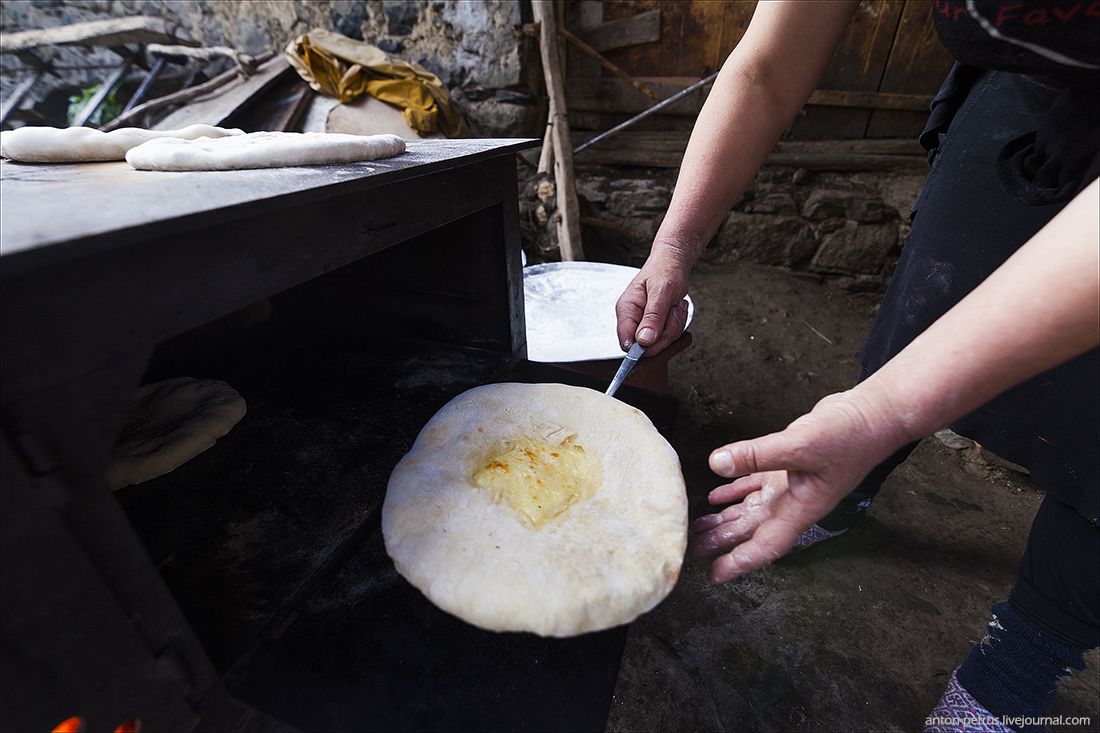 Секрети випічки справжнього грузинського хліба