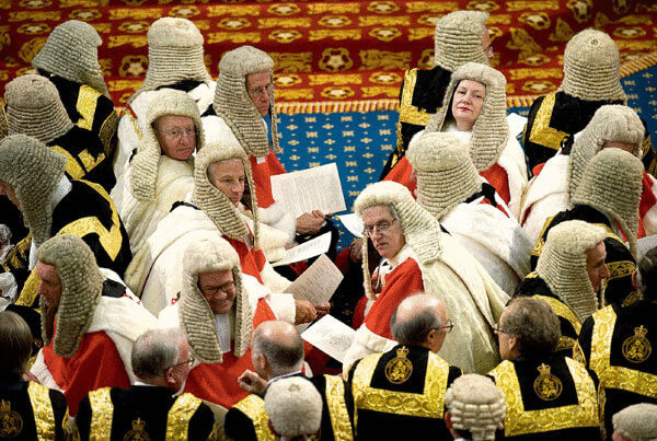 Британський парламент очима прислуги