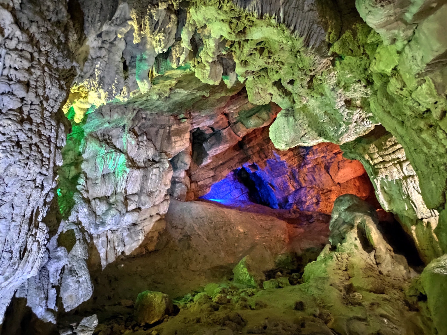 Воронцовські печери у Сочі